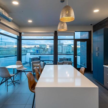 Flexhome Skywalk To Fiserv 1Br Apt U5 Мілвокі Екстер'єр фото