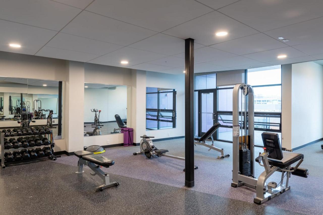 Flexhome Skywalk To Fiserv 1Br Apt U5 Мілвокі Екстер'єр фото