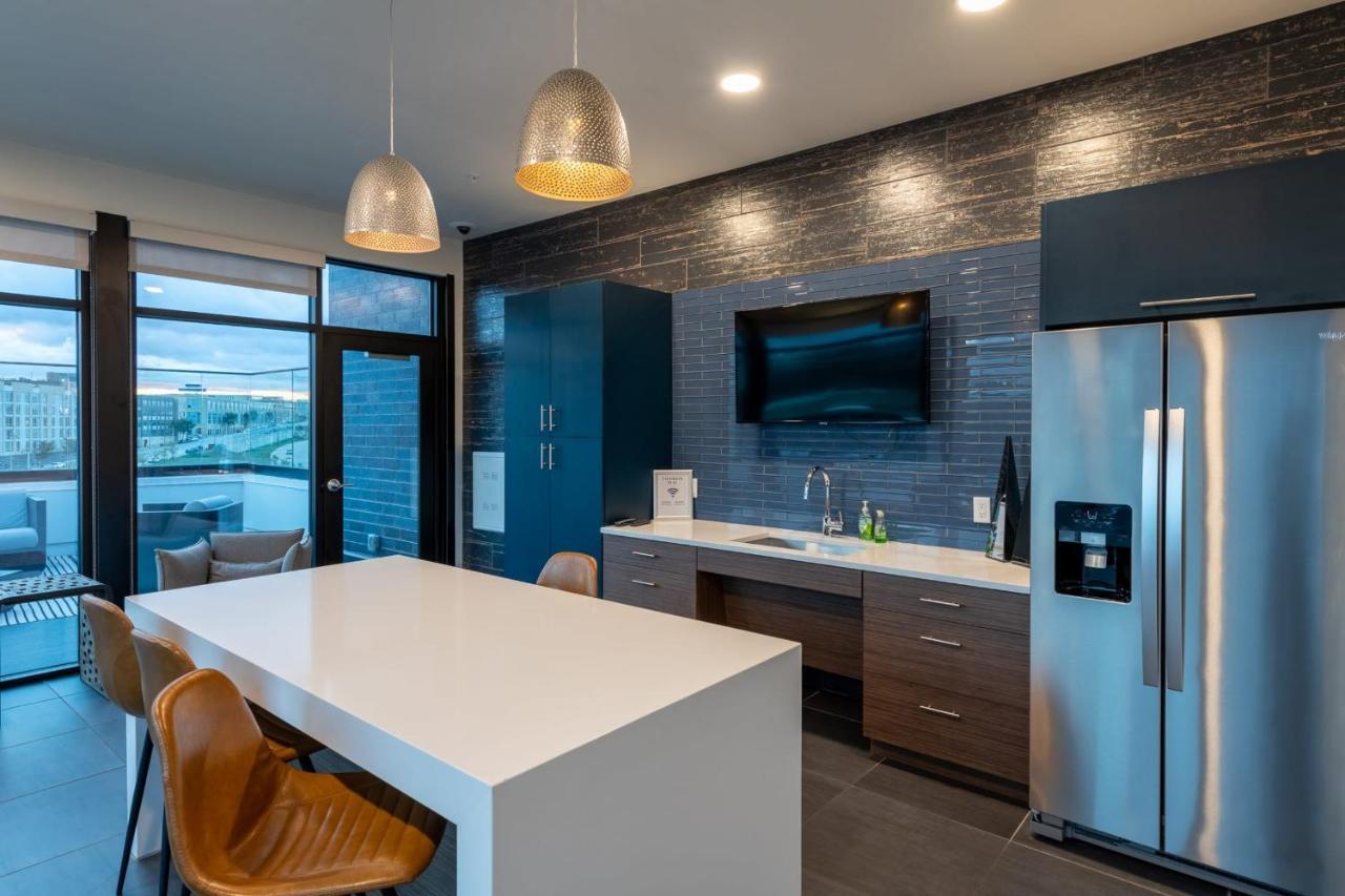 Flexhome Skywalk To Fiserv 1Br Apt U5 Мілвокі Екстер'єр фото
