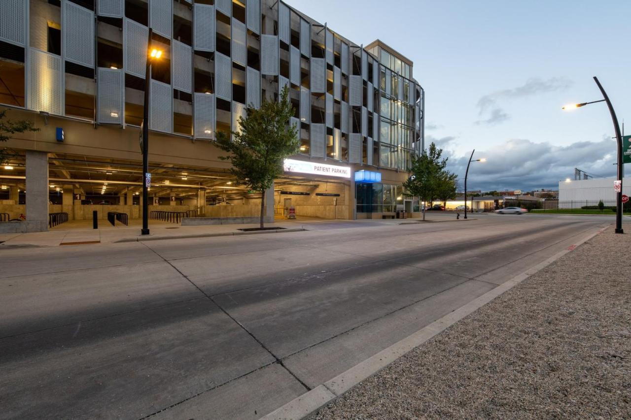 Flexhome Skywalk To Fiserv 1Br Apt U5 Мілвокі Екстер'єр фото