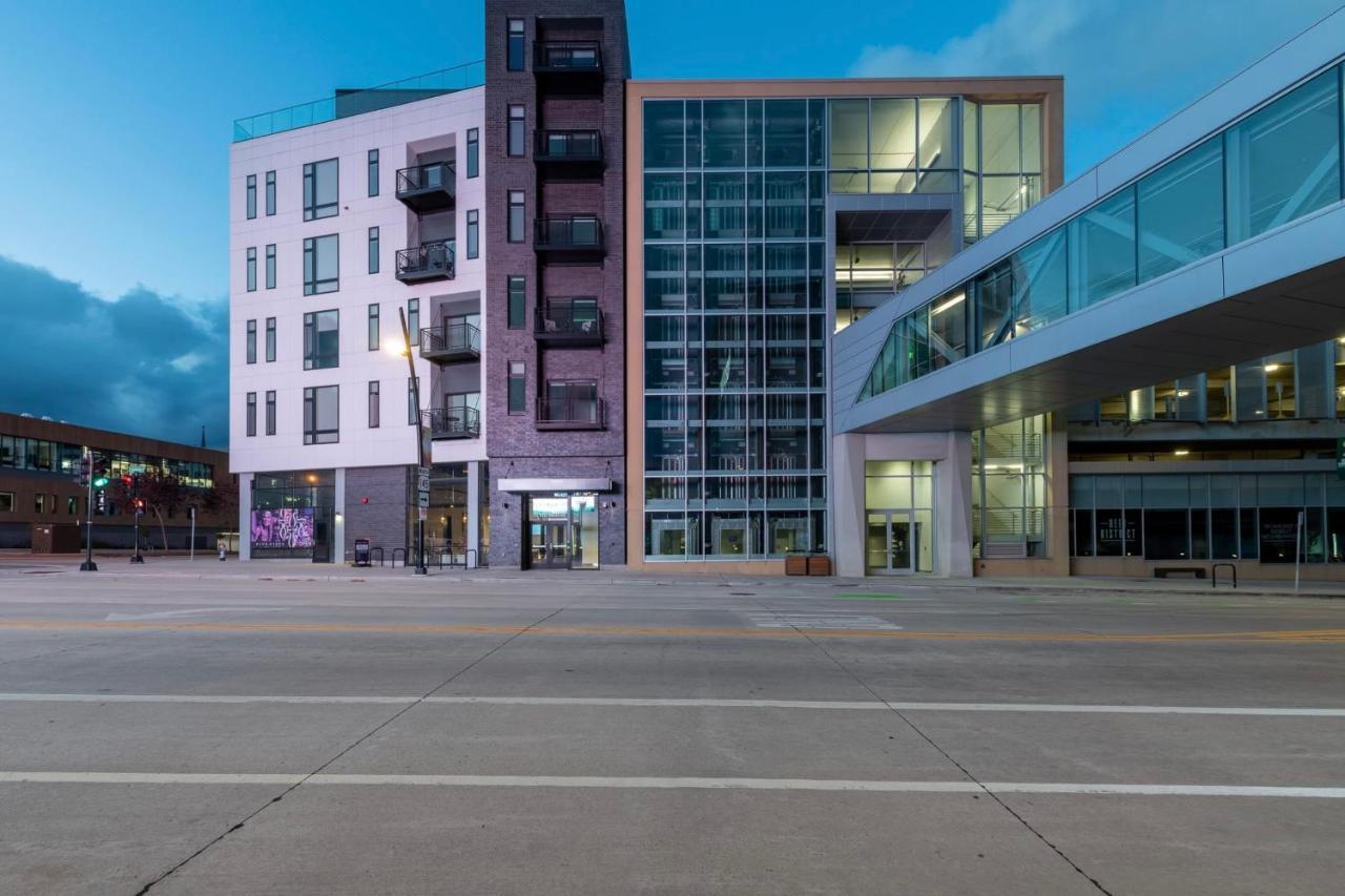 Flexhome Skywalk To Fiserv 1Br Apt U5 Мілвокі Екстер'єр фото